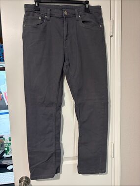 Slim Straight Men's Jeans in Charcoal - Versatile Everyday Style